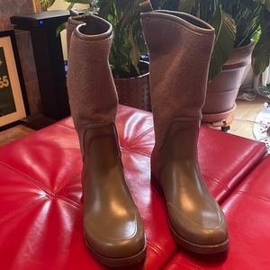 UGG Rubber Rain Boots - Gently Used - Size 11 - Green